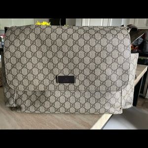 Gucci messenger bag in very good condition.